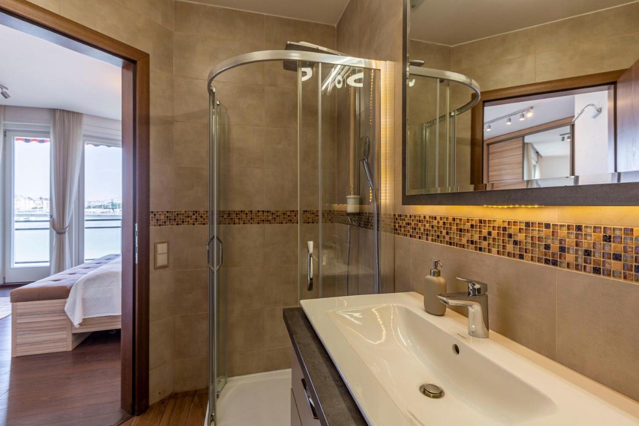 Luxury Residence With A Beautiful View For The Danube River Budapest Exterior foto